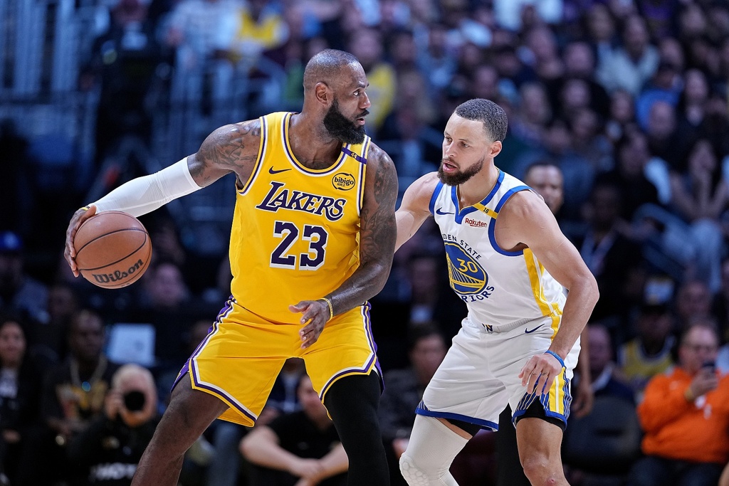ESPN专家团预测新赛季最可能大交易的球队：勇士第一 湖人第二