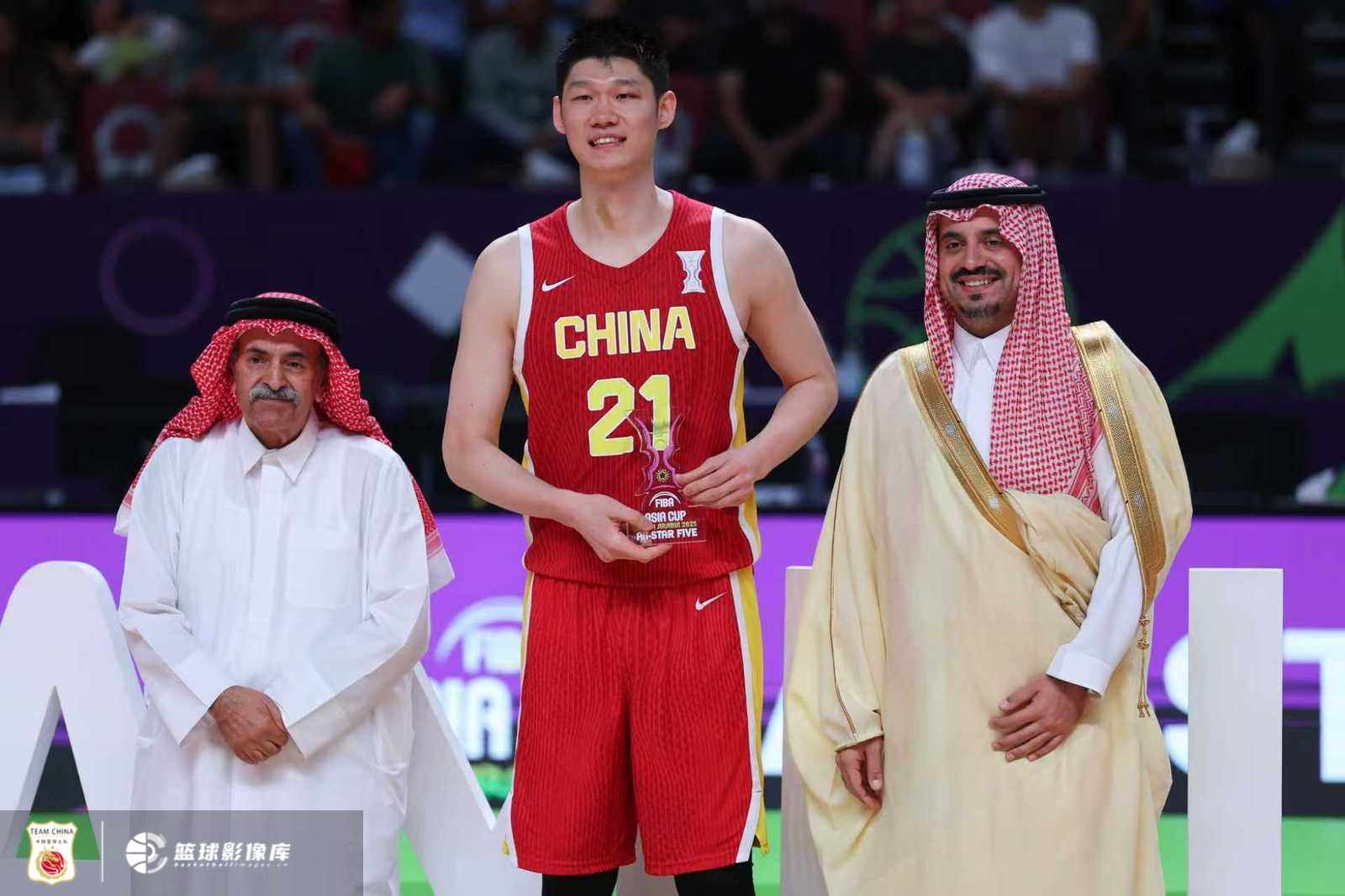 媒体人：胡金秋的护筐不够好 但他在进攻端的表现实在耀眼